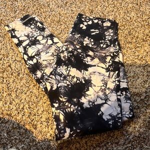 Size 6 lululemon leggings